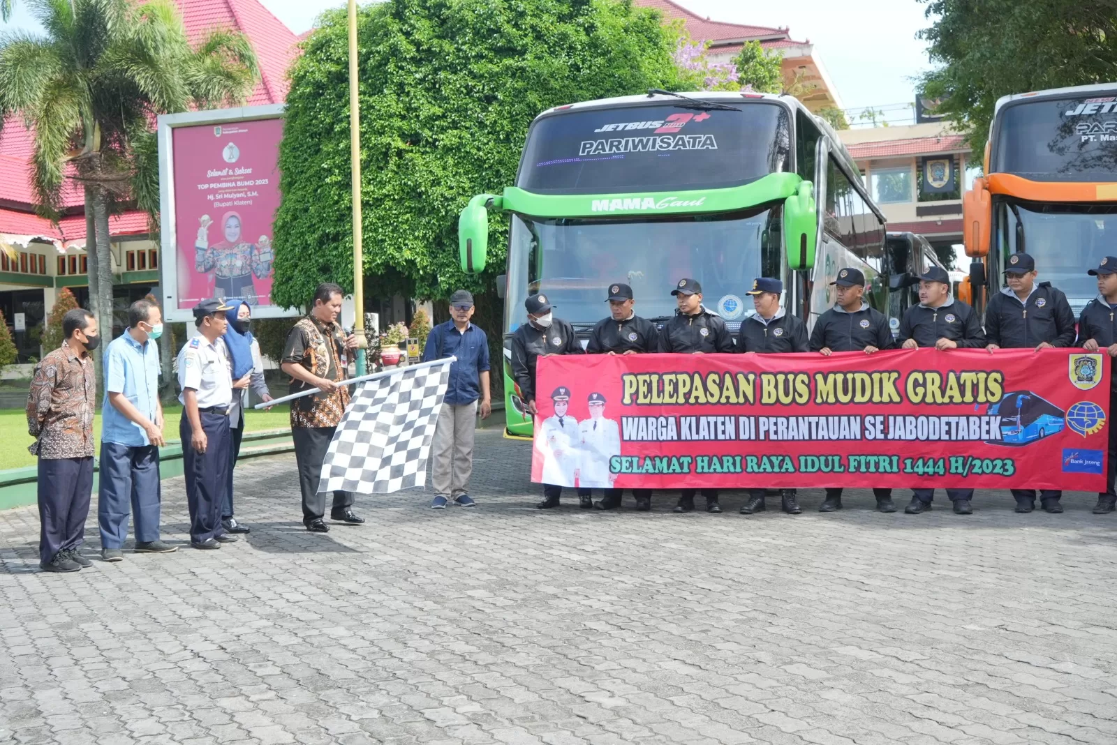 Berangkatkan 10 Bus Mudik Gratis, Pemkab Klaten Jemput Warganya di Perantauan